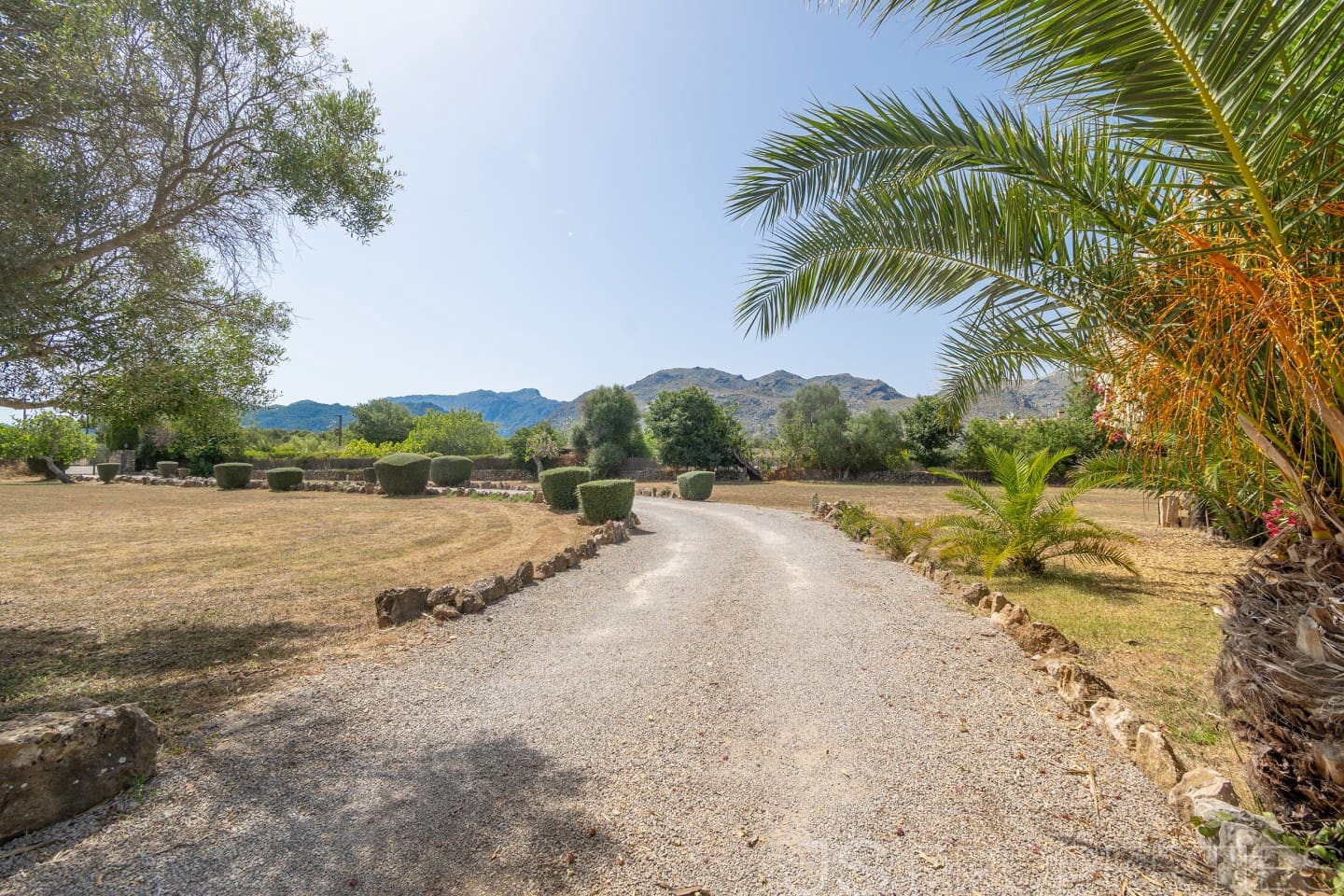 3 bedroom Villa for sale in Pollensa / Pollenca with pool garage - € 1,700,000 (Ref: 9926350)