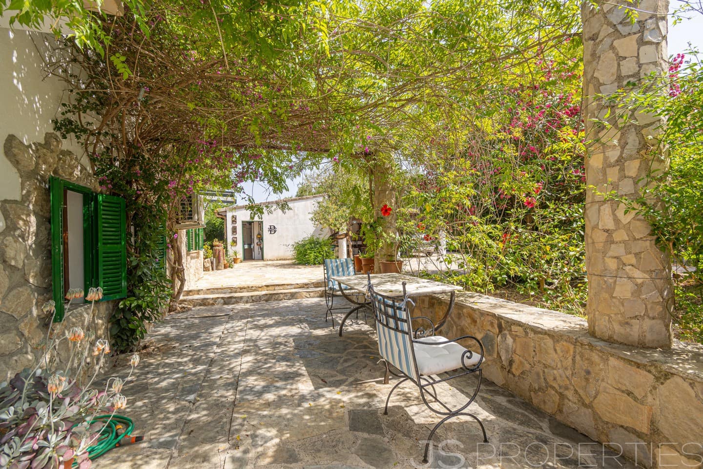 3 bedroom Villa for sale in Pollensa / Pollenca with pool garage - € 1,700,000 (Ref: 9926350)
