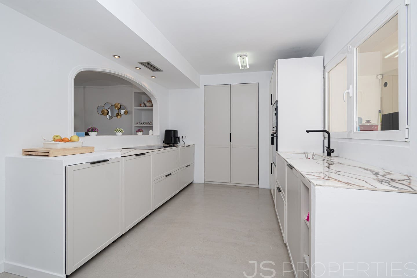 3 bedroom Semi-detached Villa for sale in Genova with pool garage - € 1,500,000 (Ref: 9926352)