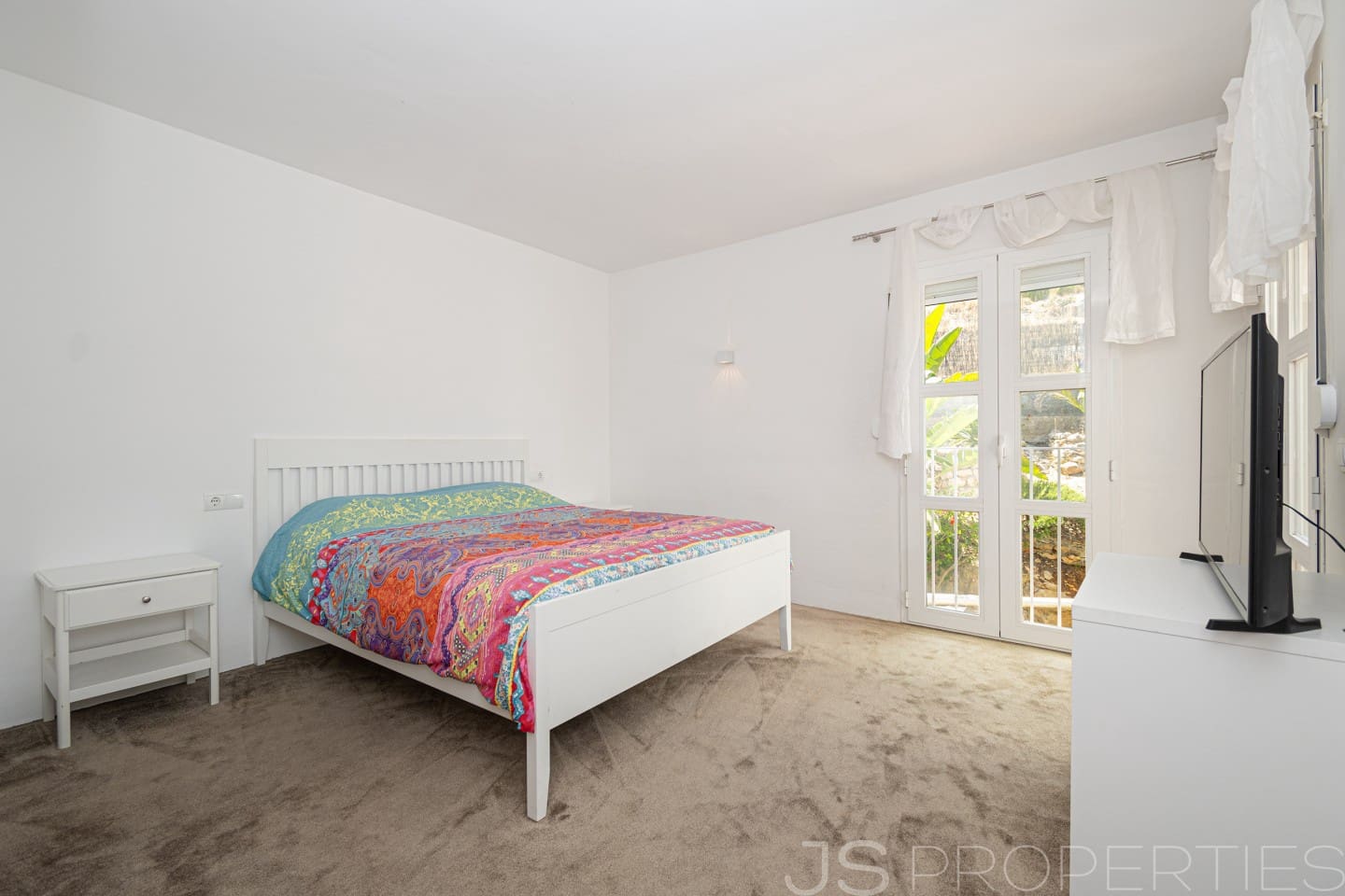 3 bedroom Semi-detached Villa for sale in Genova with pool garage - € 1,500,000 (Ref: 9926352)