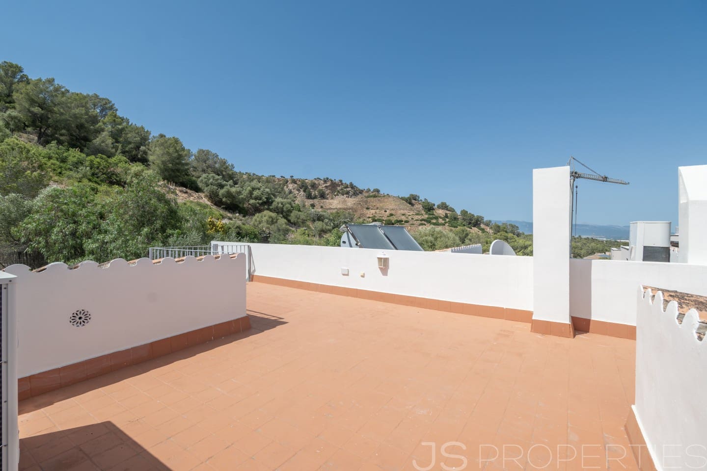 3 bedroom Semi-detached Villa for sale in Genova with pool garage - € 1,500,000 (Ref: 9926352)
