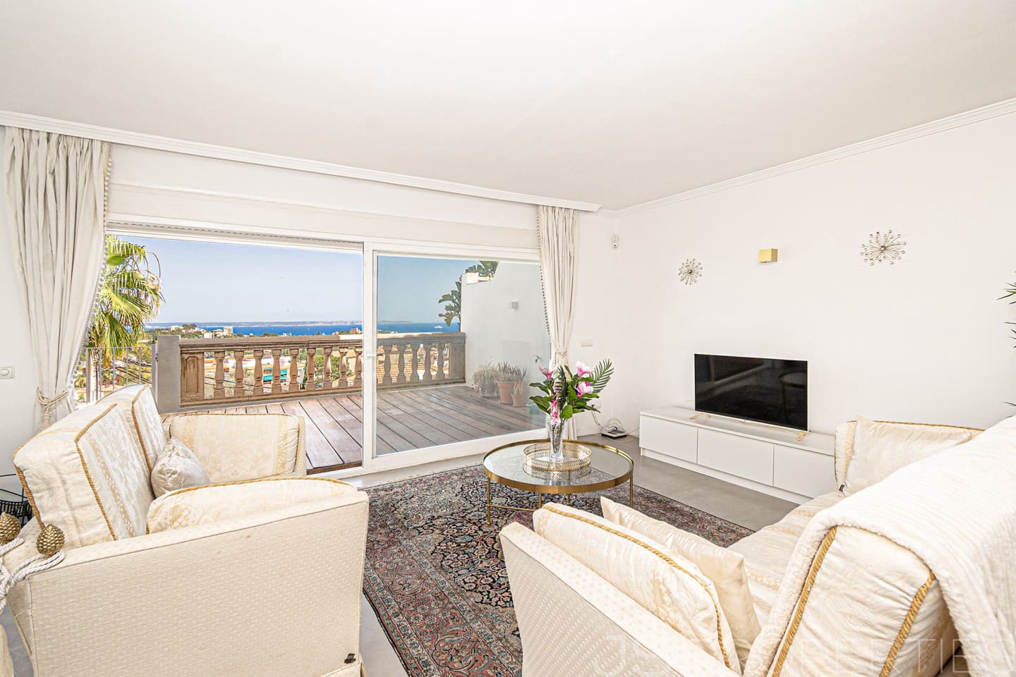 3 bedroom Semi-detached Villa for sale in Genova with pool garage - € 1,500,000 (Ref: 9926352)