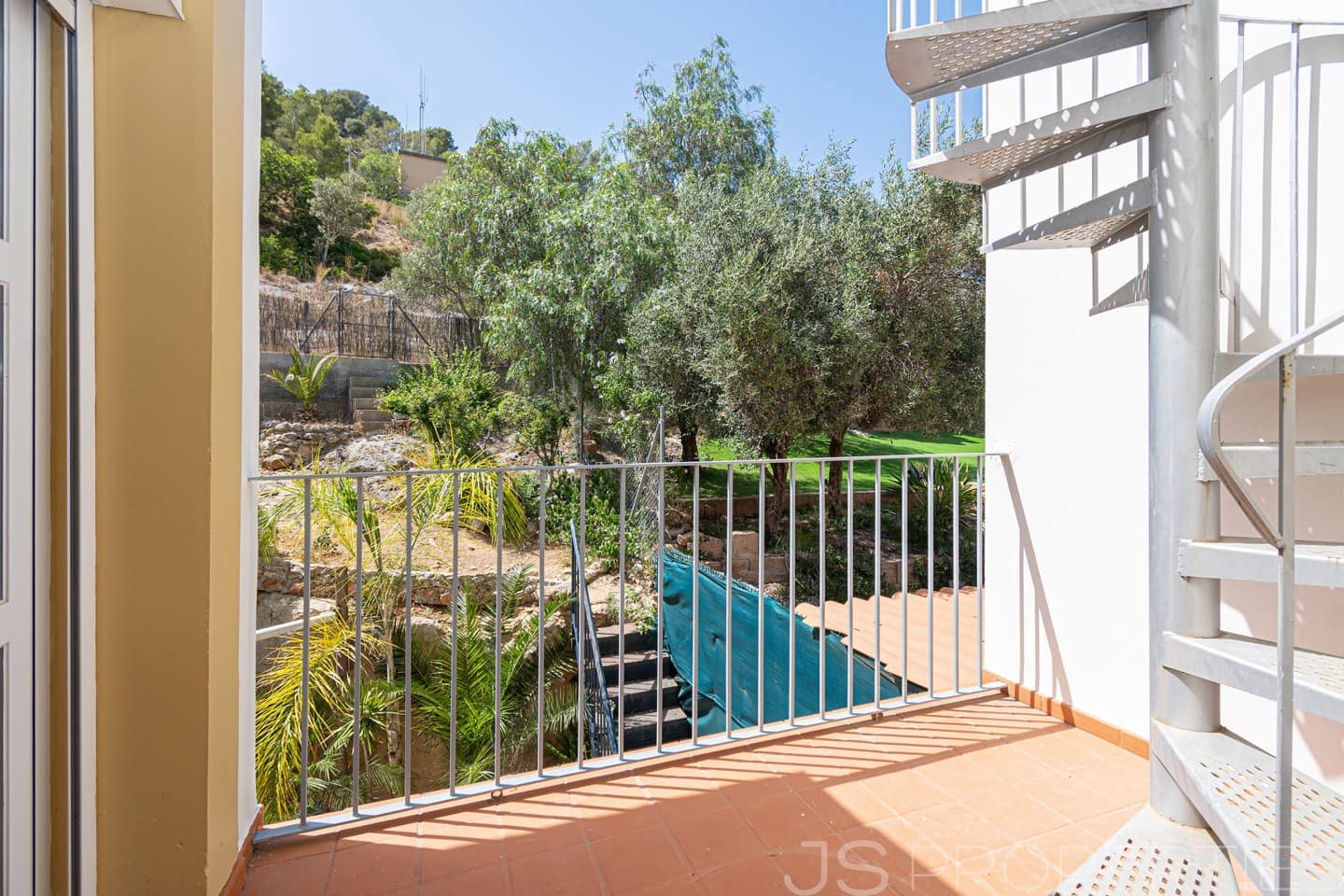 3 bedroom Semi-detached Villa for sale in Genova with pool garage - € 1,500,000 (Ref: 9926352)