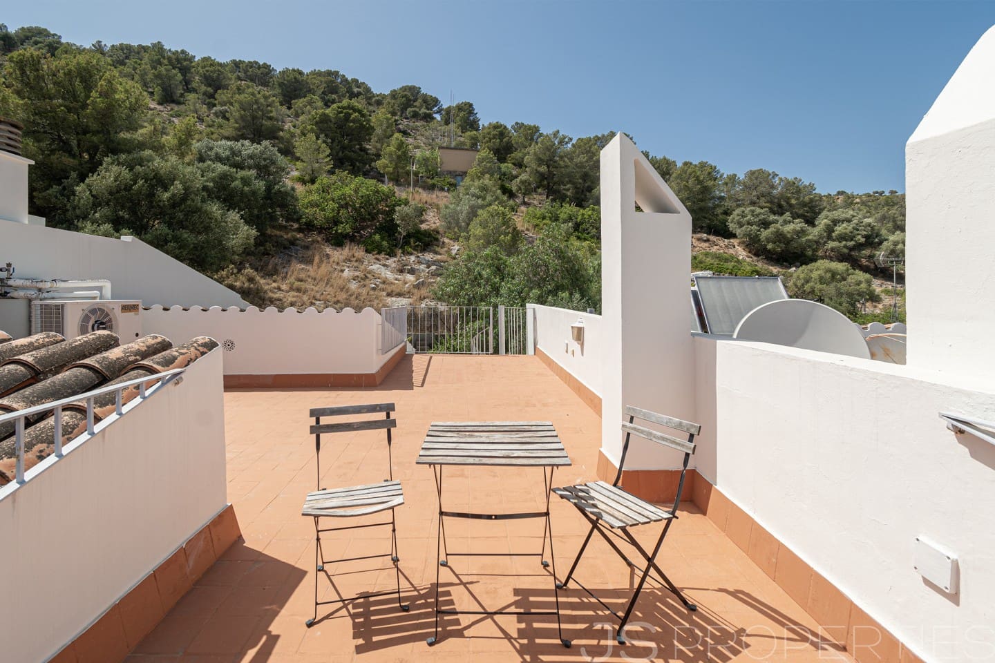 3 bedroom Semi-detached Villa for sale in Genova with pool garage - € 1,500,000 (Ref: 9926352)