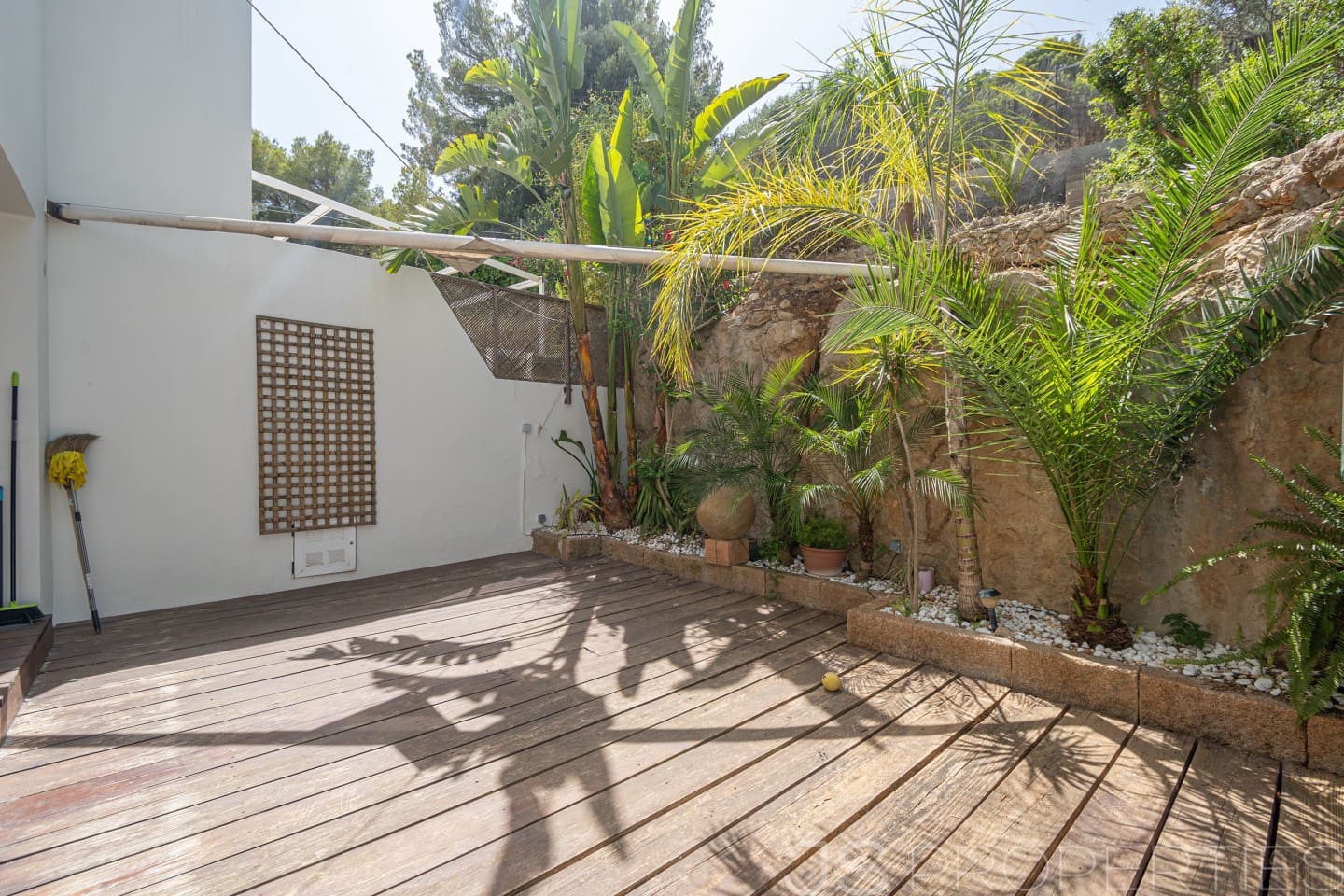3 bedroom Semi-detached Villa for sale in Genova with pool garage - € 1,500,000 (Ref: 9926352)