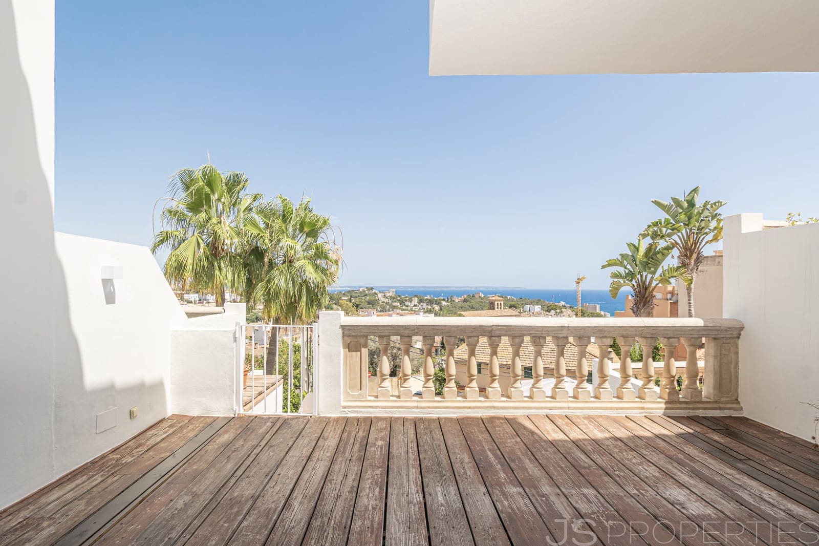 3 bedroom Semi-detached Villa for sale in Genova with pool garage - € 1,500,000 (Ref: 9926352)