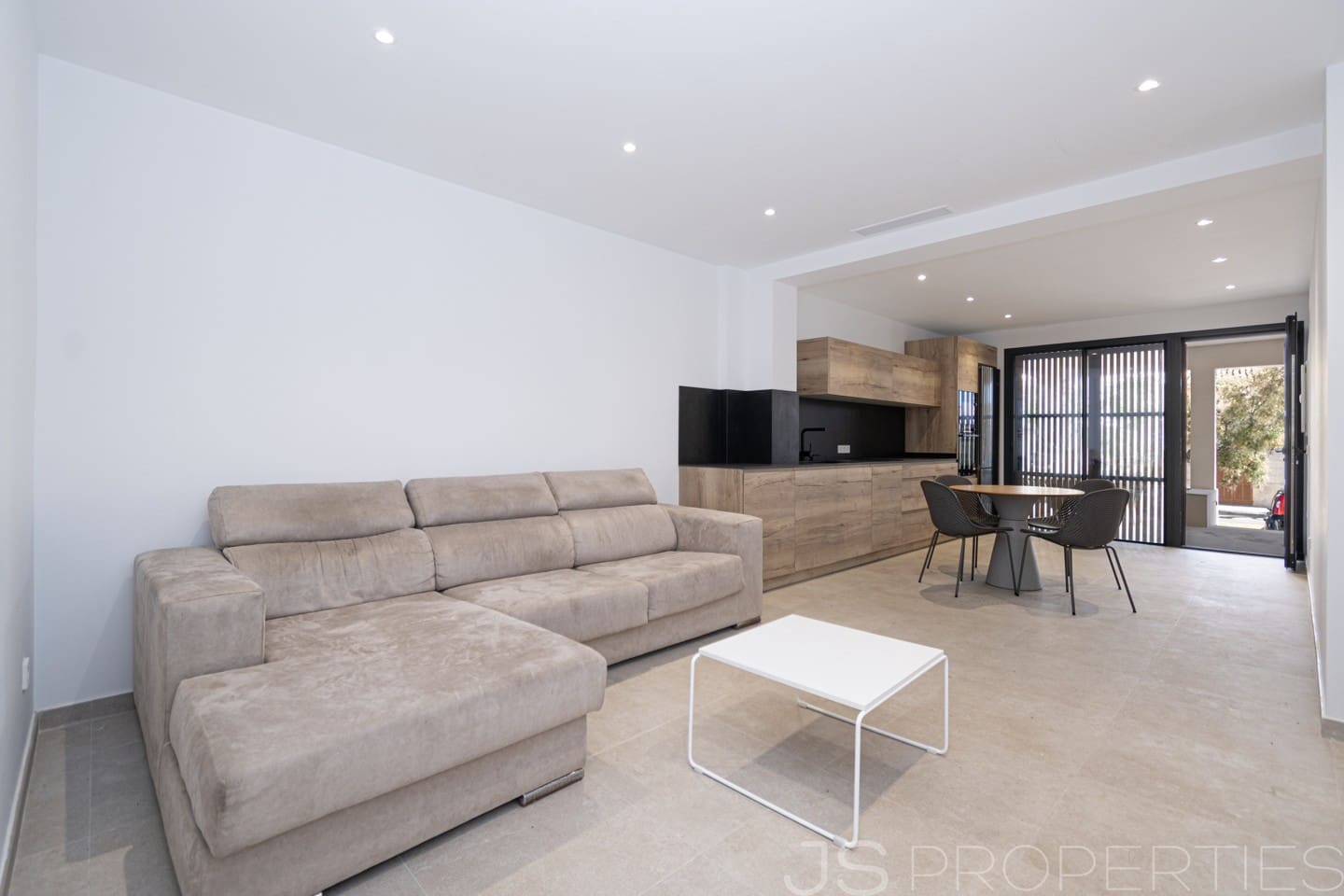 2 bedroom Apartment for sale in Ca'n Picafort with garage - € 325,000 (Ref: 9928029)