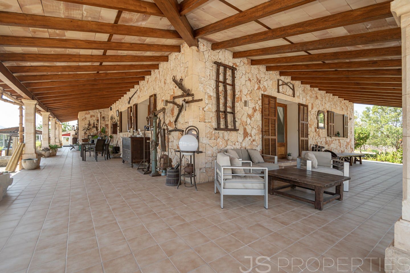 5 slaapkamer Villa te koop in Ca'n Picafort met zwembad garage - € 1.999.000 (Ref: 9952899)