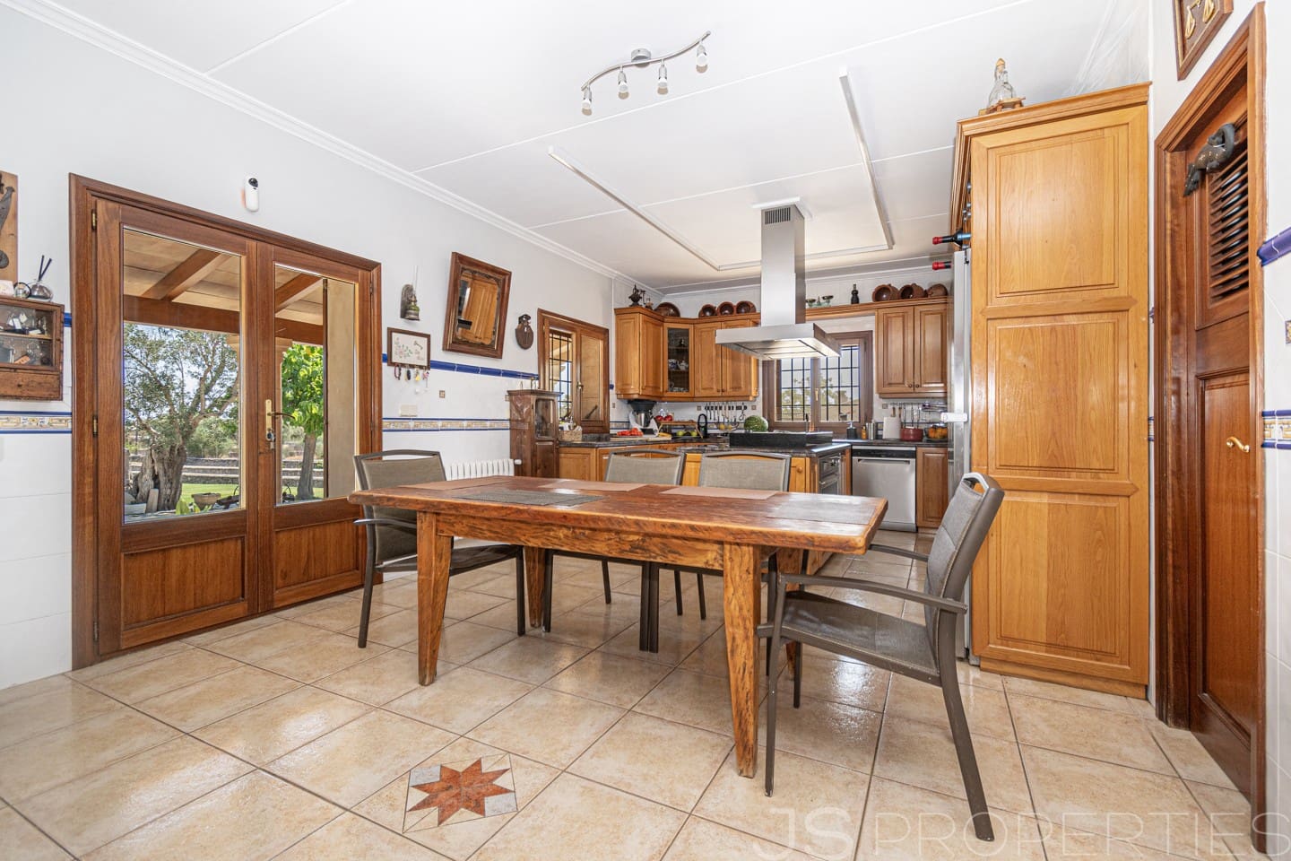 5 slaapkamer Villa te koop in Ca'n Picafort met zwembad garage - € 1.999.000 (Ref: 9952899)