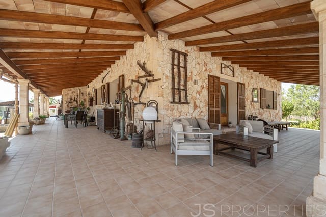 5 soverom Villa til salgs i Ca'n Picafort, Santa Margalida med svømmebasseng garasje - € 1 999 000 (Ref: 9952899)
