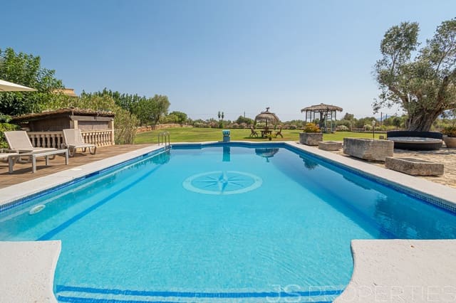 5 soverom Villa til salgs i Ca'n Picafort, Santa Margalida med svømmebasseng garasje - € 1 999 000 (Ref: 9952899)