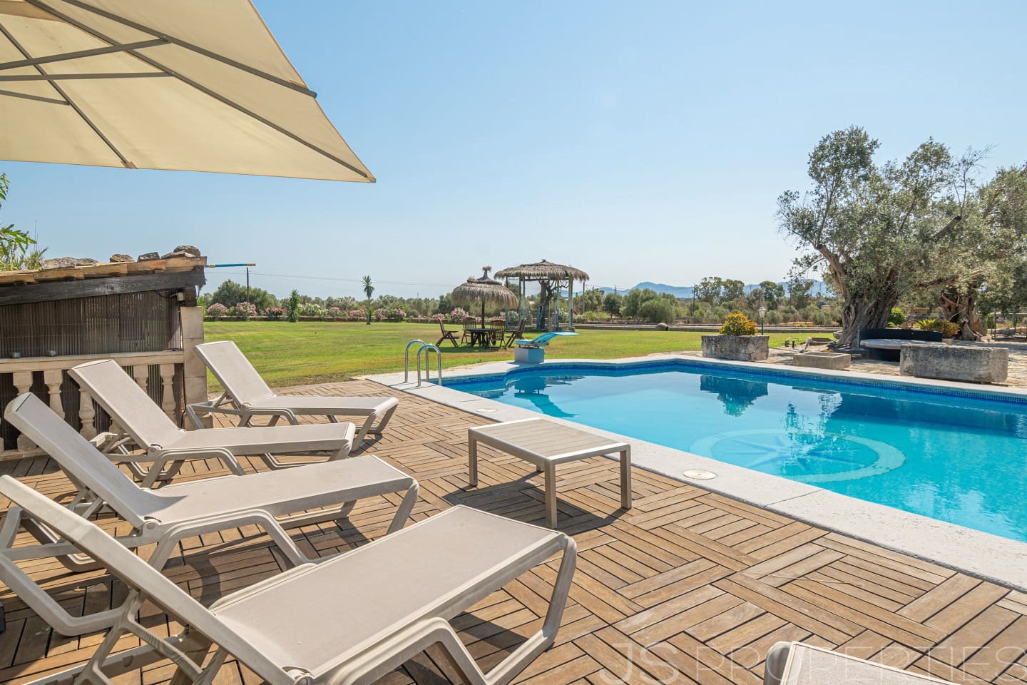 5 slaapkamer Villa te koop in Ca'n Picafort met zwembad garage - € 1.999.000 (Ref: 9952899)