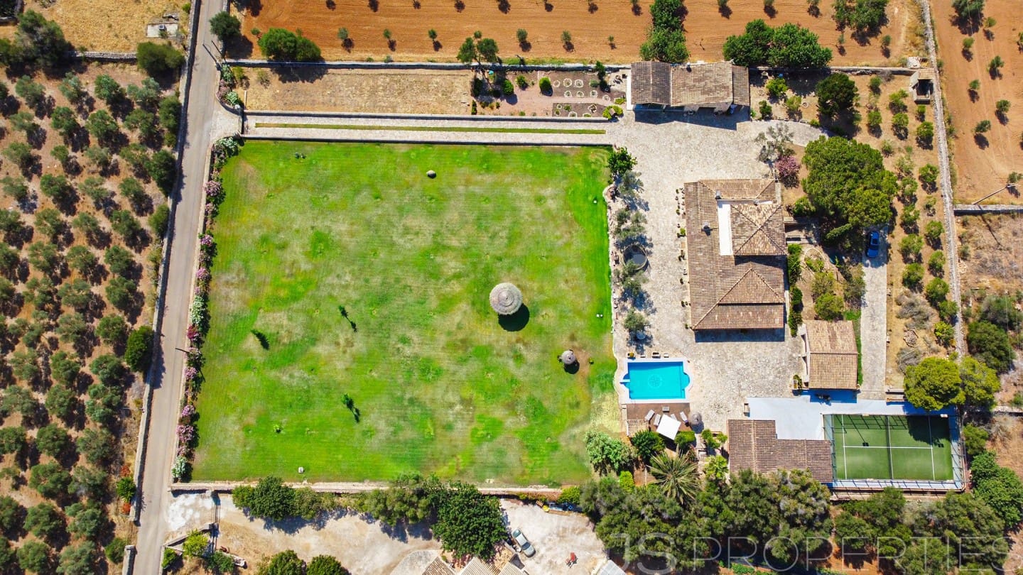 5 slaapkamer Villa te koop in Ca'n Picafort met zwembad garage - € 1.999.000 (Ref: 9952899)