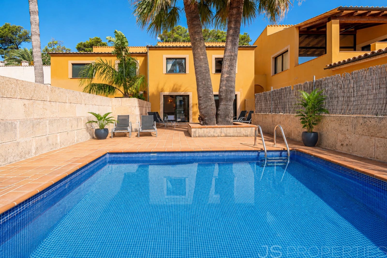 4 chambre Villa/Maison Semi-Mitoyenne à vendre à Cala San Vicente / Cala Sant Vicenc avec piscine - 790 000 € (Ref: 9965547)