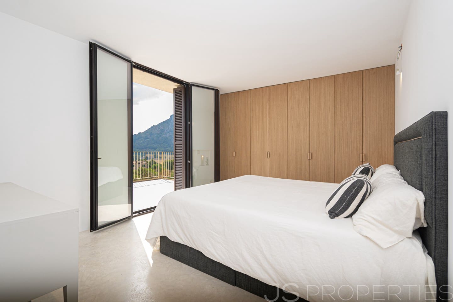 4 soverom Villa til salgs i Alcudia med svømmebasseng garasje - € 3 500 000 (Ref: 9987132)