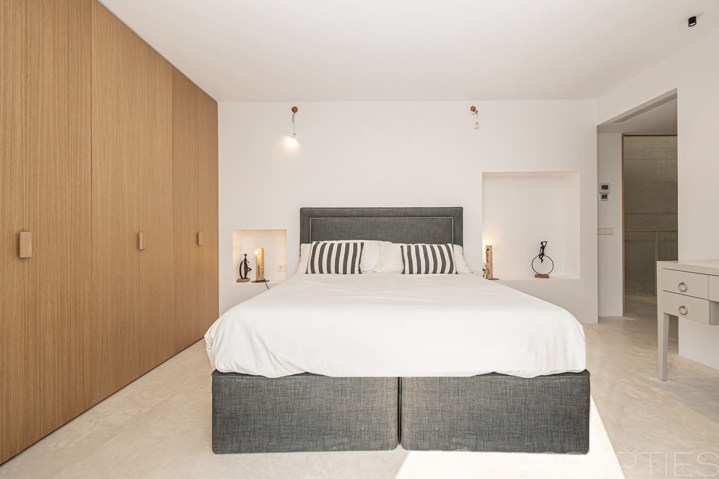 4 soverom Villa til salgs i Alcudia med svømmebasseng garasje - € 3 500 000 (Ref: 9987132)