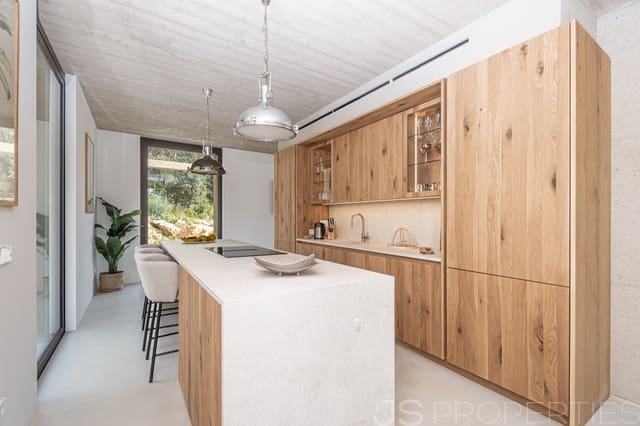 4 soverom Villa til salgs i Alcúdia med svømmebasseng garasje - € 3 500 000 (Ref: 9987132)