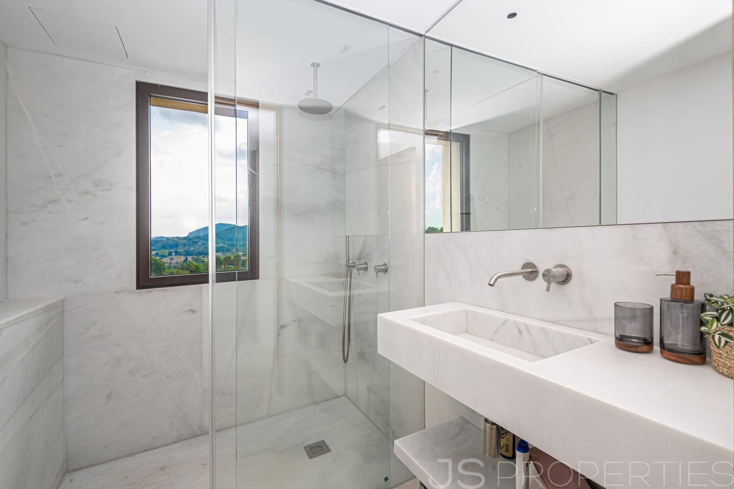 4 soverom Villa til salgs i Alcudia med svømmebasseng garasje - € 3 500 000 (Ref: 9987132)