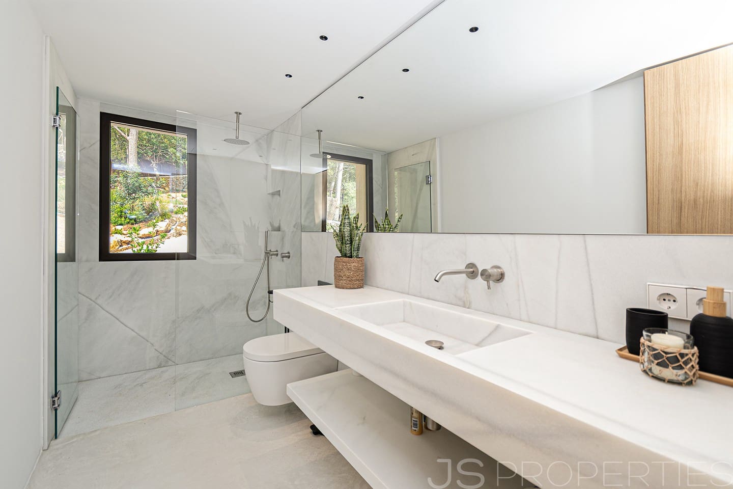 4 soverom Villa til salgs i Alcudia med svømmebasseng garasje - € 3 500 000 (Ref: 9987132)