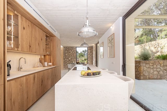 4 soverom Villa til salgs i Alcúdia med svømmebasseng garasje - € 3 500 000 (Ref: 9987132)