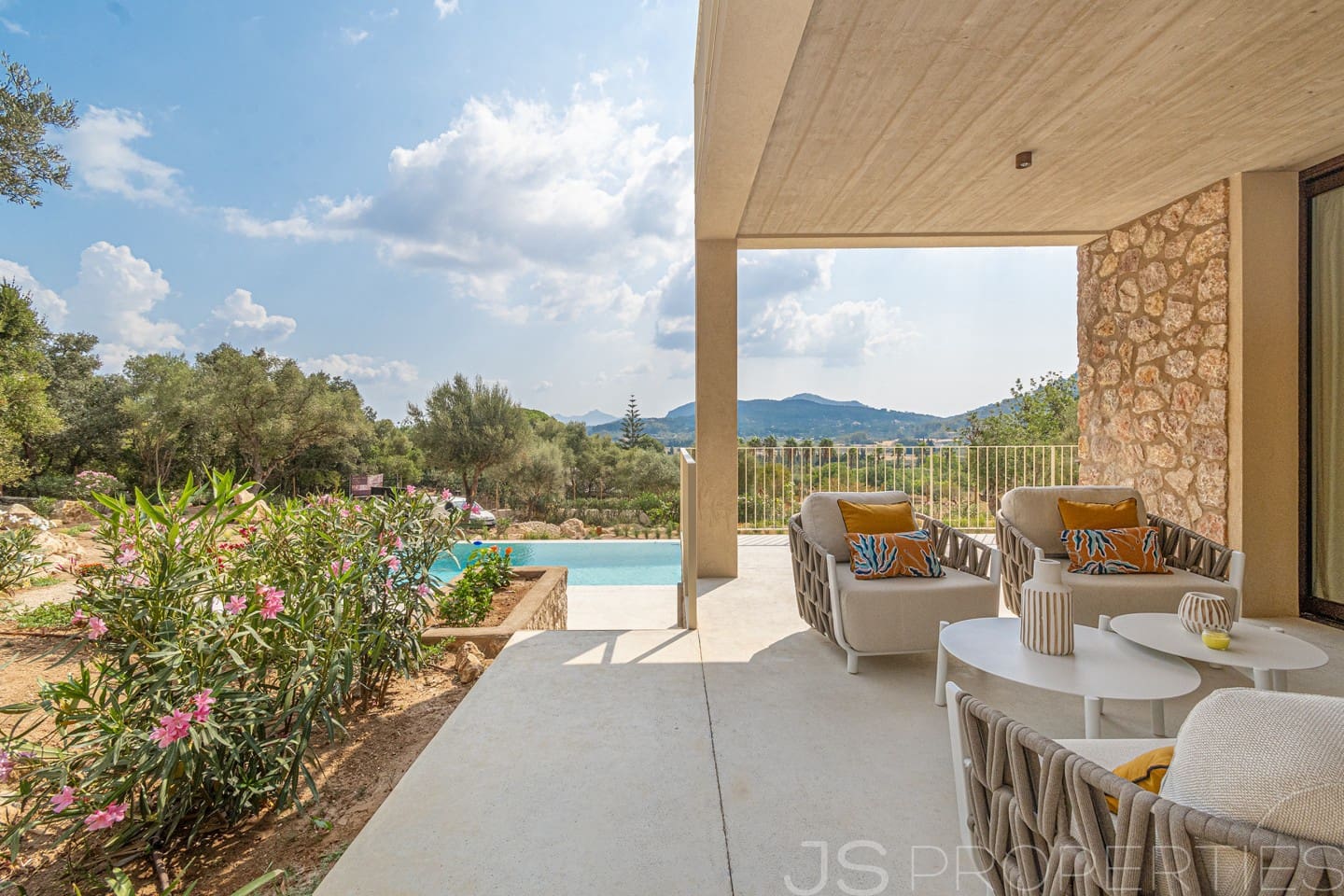 4 soverom Villa til salgs i Alcudia med svømmebasseng garasje - € 3 500 000 (Ref: 9987132)