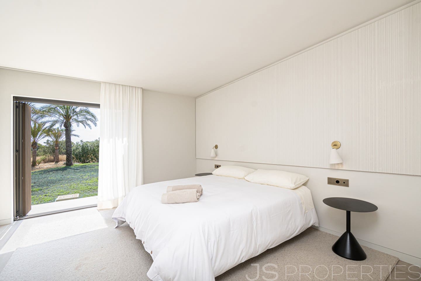 4 Zimmer Villa zu verkaufen in Cala Murada mit Pool Garage - 12.000.000 € (Ref: 9999452)