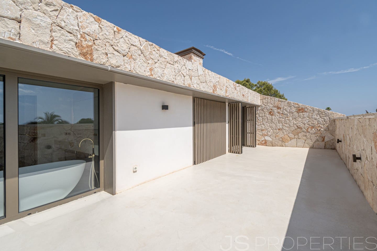 4 Zimmer Villa zu verkaufen in Cala Murada mit Pool Garage - 12.000.000 € (Ref: 9999452)