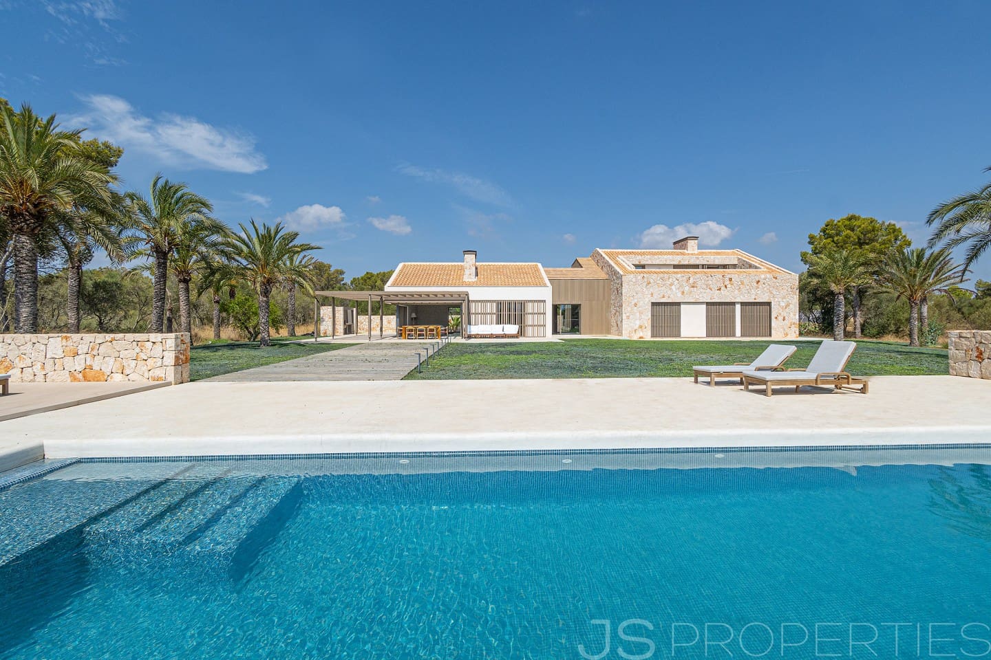 4 Zimmer Villa zu verkaufen in Cala Murada mit Pool Garage - 12.000.000 € (Ref: 9999452)