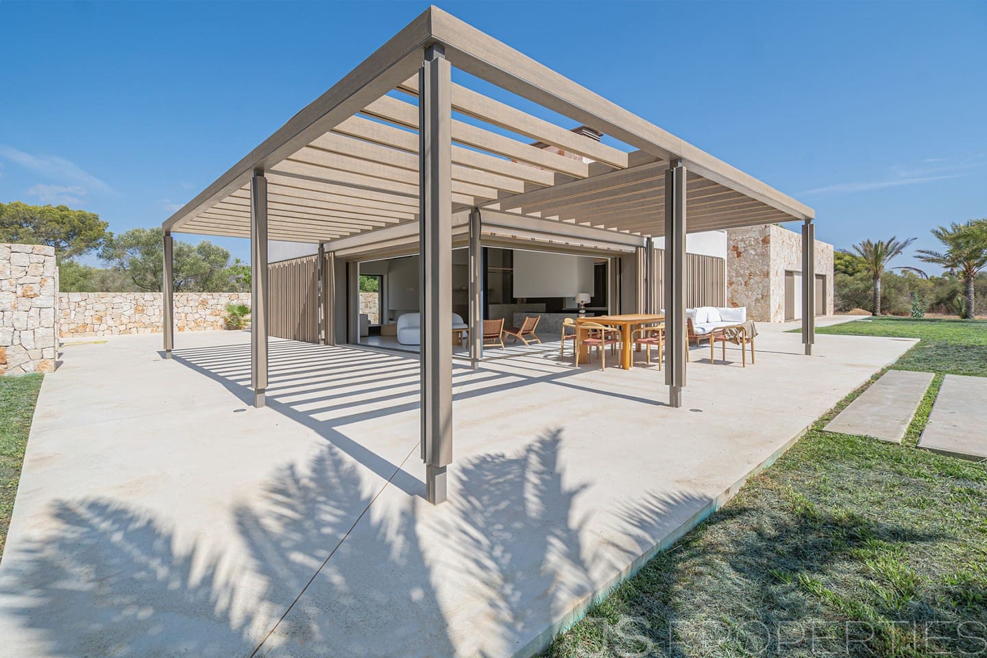 4 Zimmer Villa zu verkaufen in Cala Murada mit Pool Garage - 12.000.000 € (Ref: 9999452)