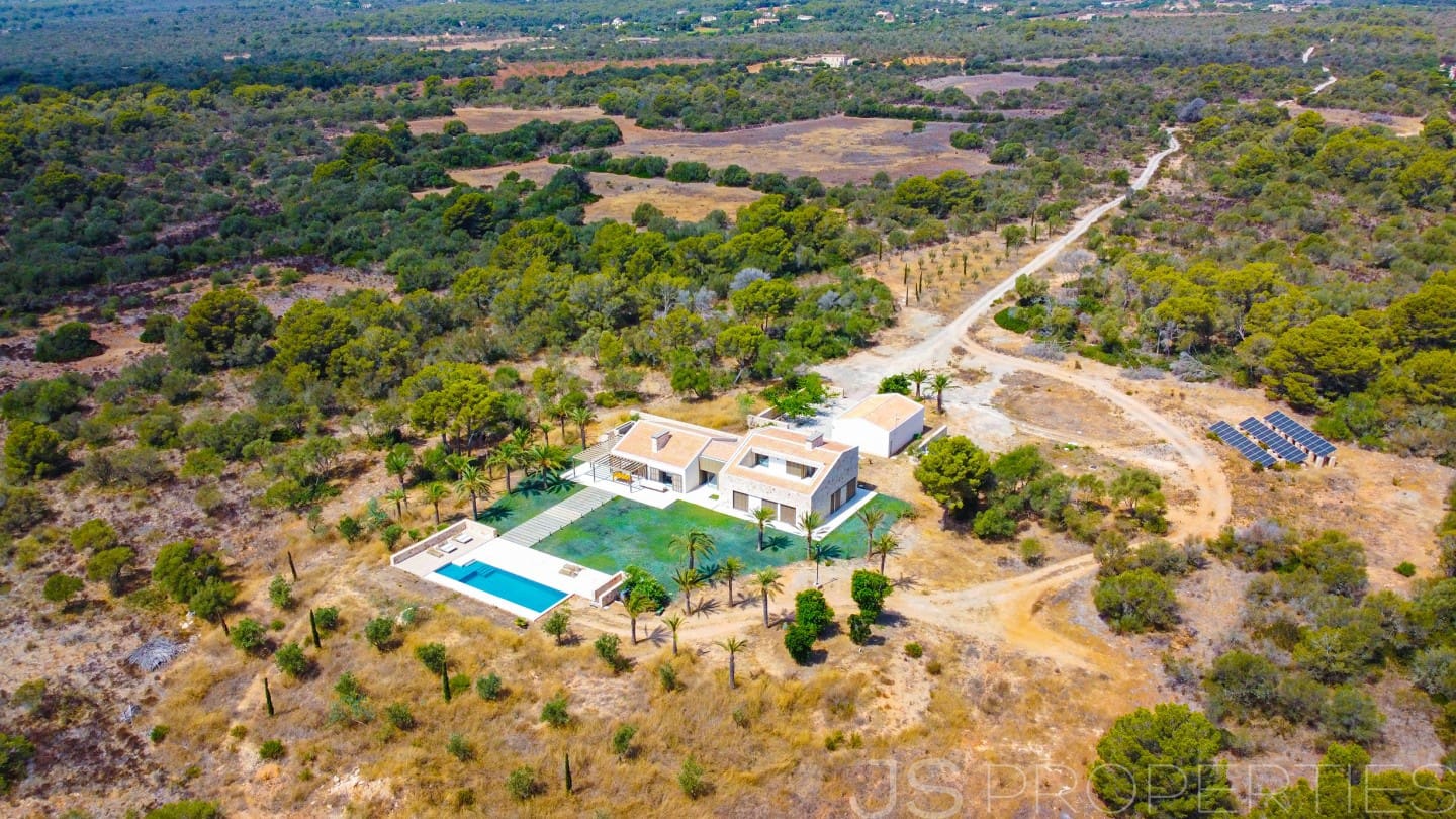 4 Zimmer Villa zu verkaufen in Cala Murada mit Pool Garage - 12.000.000 € (Ref: 9999452)
