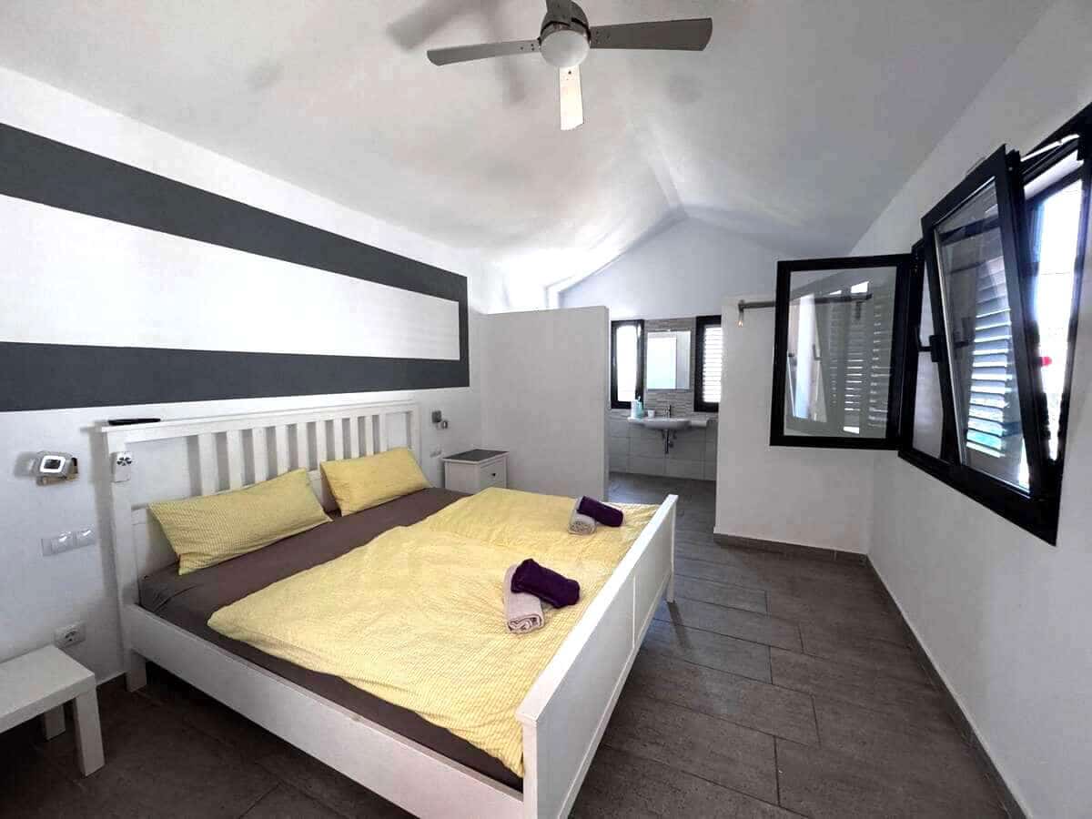 4 sypialnia Willa na sprzedaż w Playa Blanca z basenem garażem - 575 000 € (Ref: 10004932)