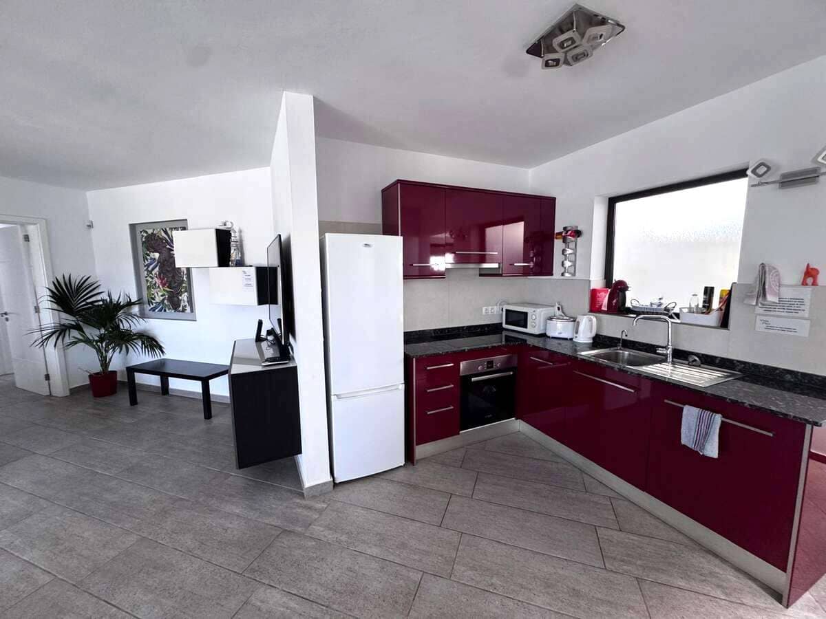 4 sypialnia Willa na sprzedaż w Playa Blanca z basenem garażem - 575 000 € (Ref: 10004932)