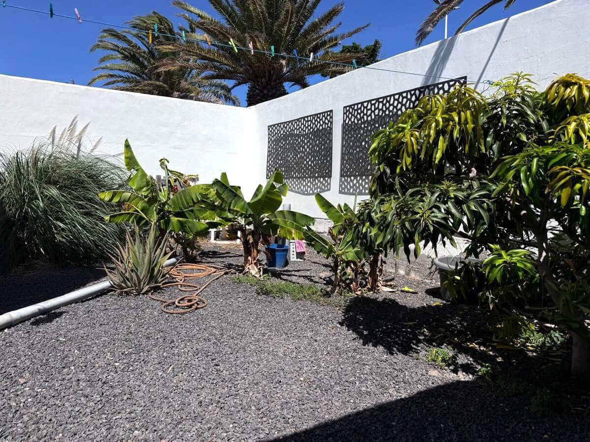 4 sypialnia Willa na sprzedaż w Playa Blanca z basenem garażem - 575 000 € (Ref: 10004932)