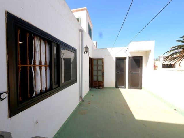 3 makuuhuone Maalaistalo myytävänä paikassa Arrecife - 204 000 € (Ref: 10008173)
