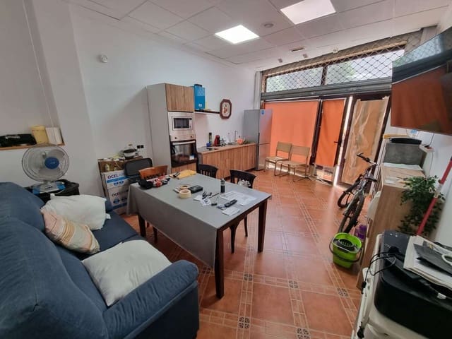 Comercial para venda em Arrecife - 129 000 € (Ref: 10010121)