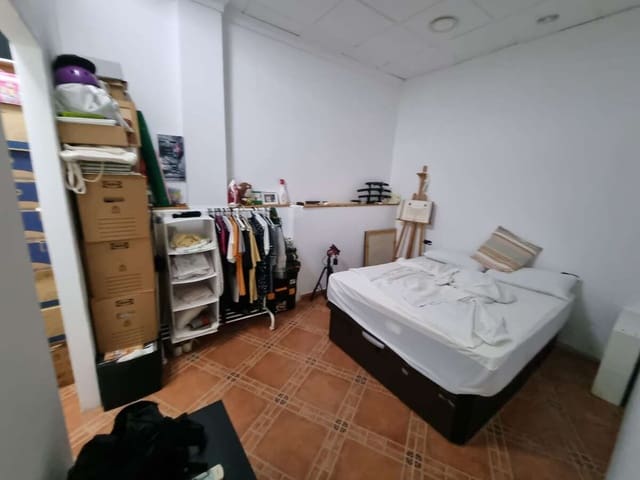 Comercial para venda em Arrecife - 129 000 € (Ref: 10010121)