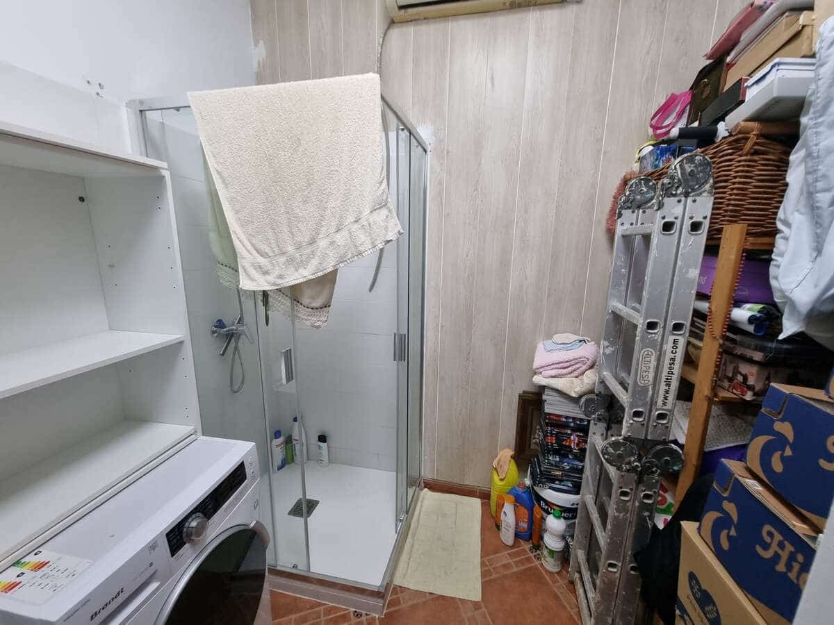 Comercial para venda em Arrecife - 129 000 € (Ref: 10010121)