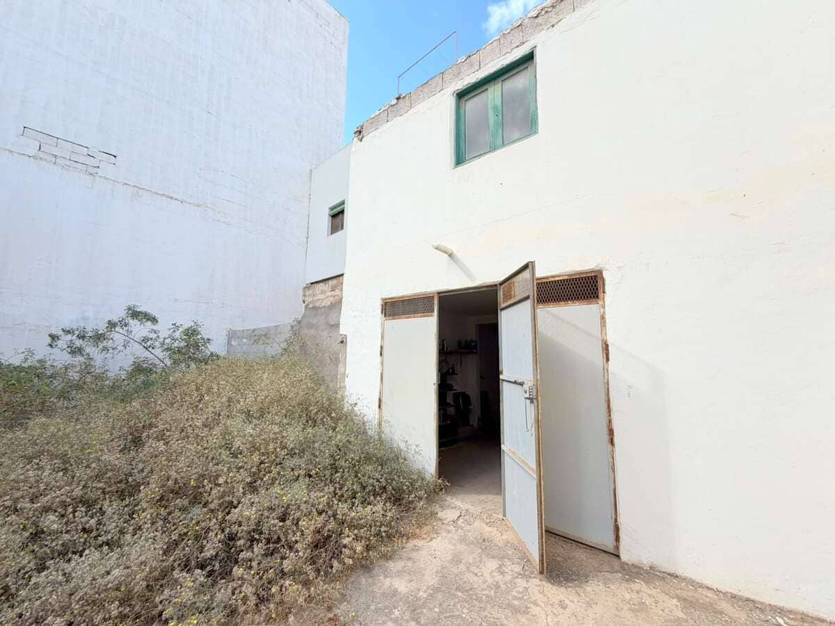 7 soverom Finca/Herregård til salgs i Arrecife med garasje - € 548 000 (Ref: 10049915)