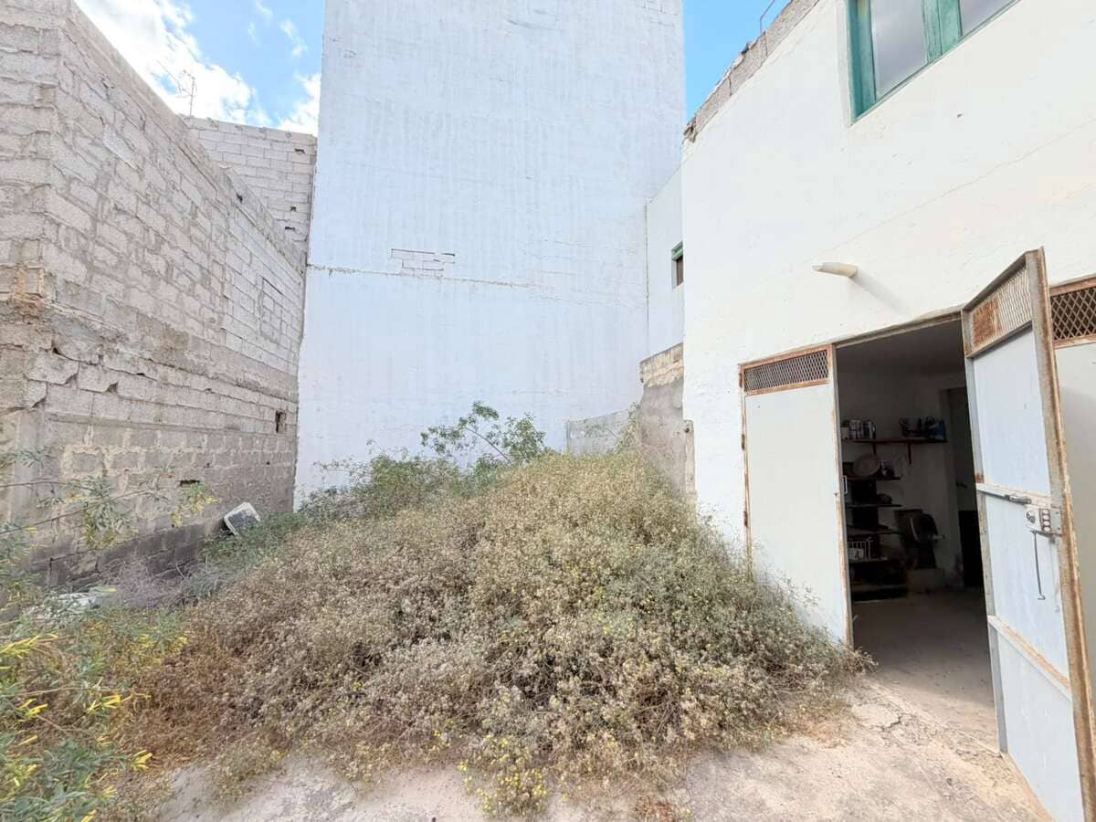 7 soverom Finca/Herregård til salgs i Arrecife med garasje - € 548 000 (Ref: 10049915)