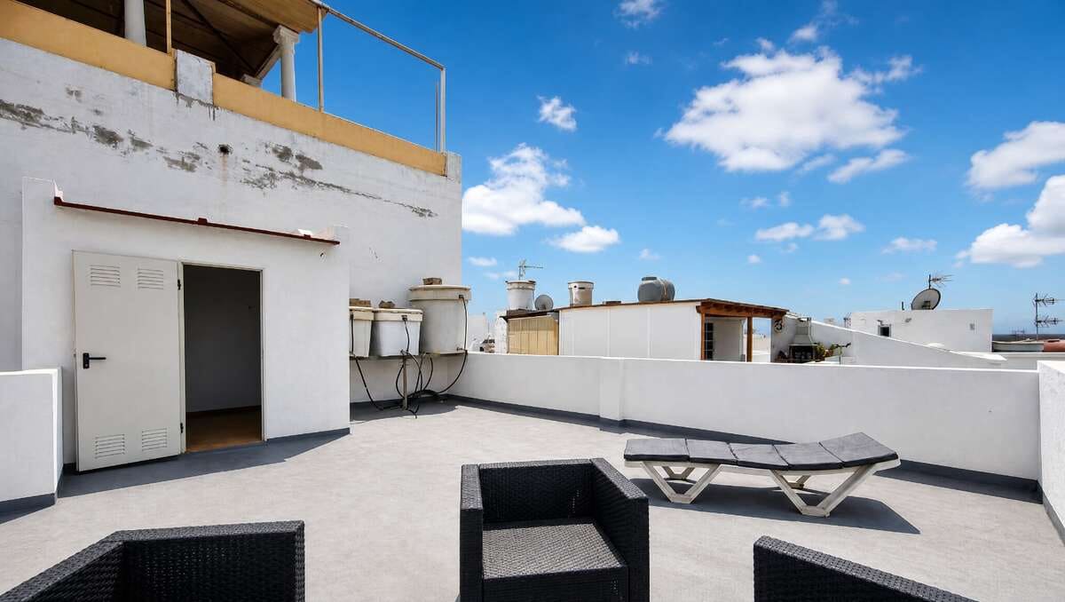 2 slaapkamer Appartement te koop in Puerto del Carmen - € 265.000 (Ref: 10080275)