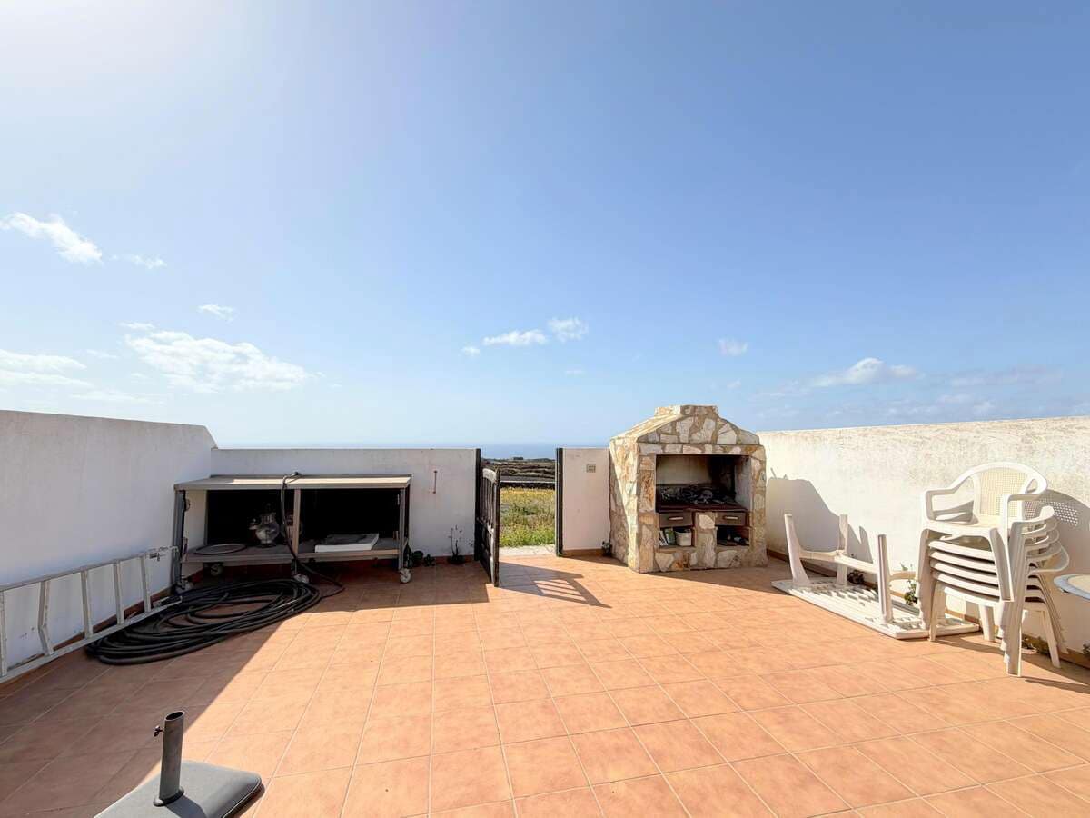 Finca/Casa Rural de 7 habitaciones en Tías en venta con piscina garaje - 900.000 € (Ref: 10080276)