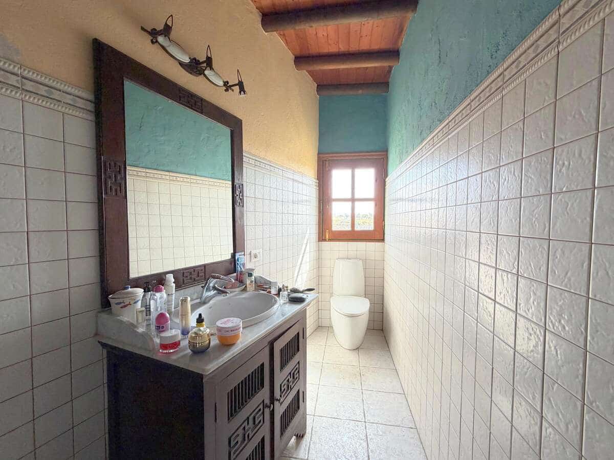 Finca/Casa Rural de 7 habitaciones en Tías en venta con piscina garaje - 900.000 € (Ref: 10080276)