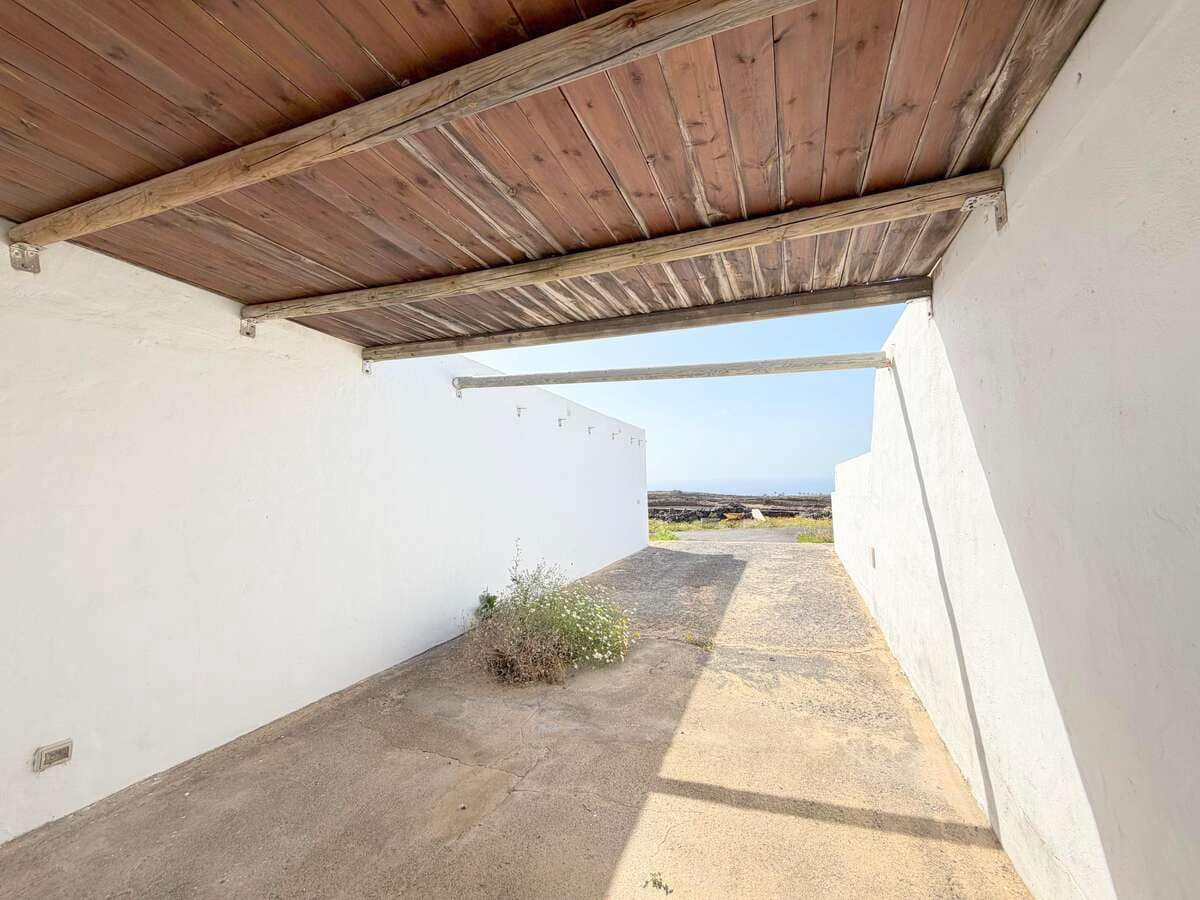 Finca/Casa Rural de 7 habitaciones en Tías en venta con piscina garaje - 900.000 € (Ref: 10080276)