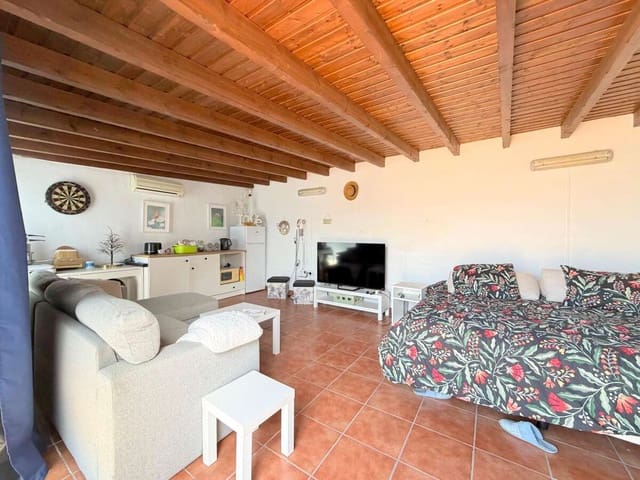 Finca/Casa Rural de 7 habitaciones en Tías en venta con piscina garaje - 900.000 € (Ref: 10080276)