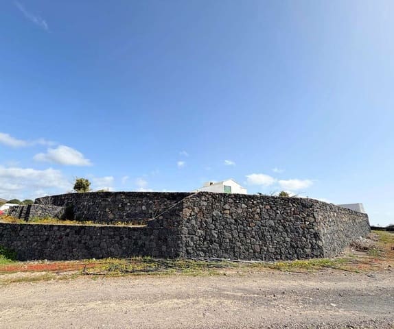 Finca/Casa Rural de 7 habitaciones en Tías en venta con piscina garaje - 900.000 € (Ref: 10080276)