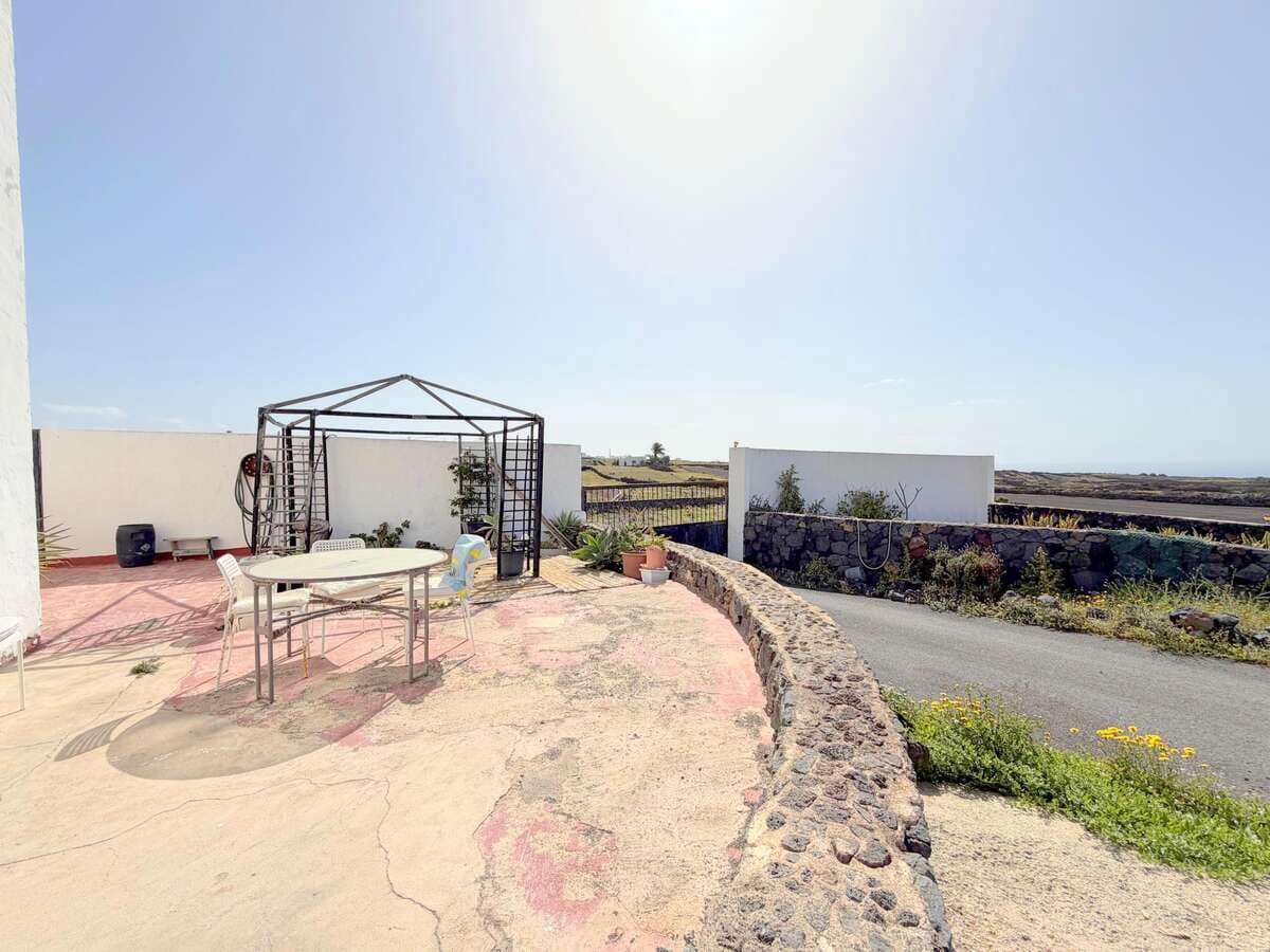 Finca/Casa Rural de 7 habitaciones en Tías en venta con piscina garaje - 900.000 € (Ref: 10080276)