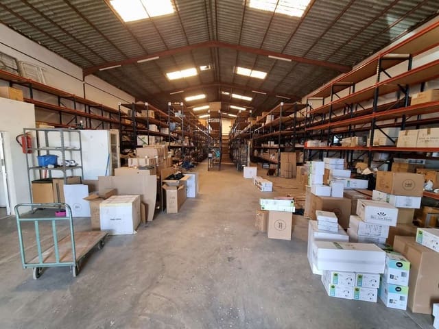 Commercieel te huur in Arrecife - € 4.500 (Ref: 10101183)
