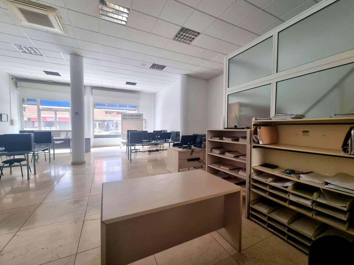 Commercial for rent in Arrecife - € 1,650 (Ref: 10108702)