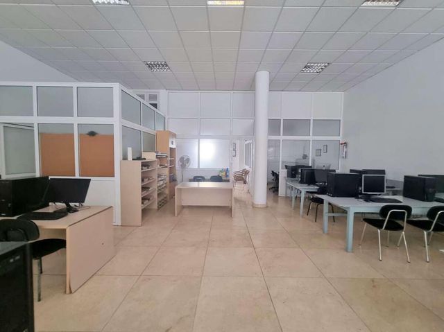 Commercial for rent in Arrecife - € 1,650 (Ref: 10108702)