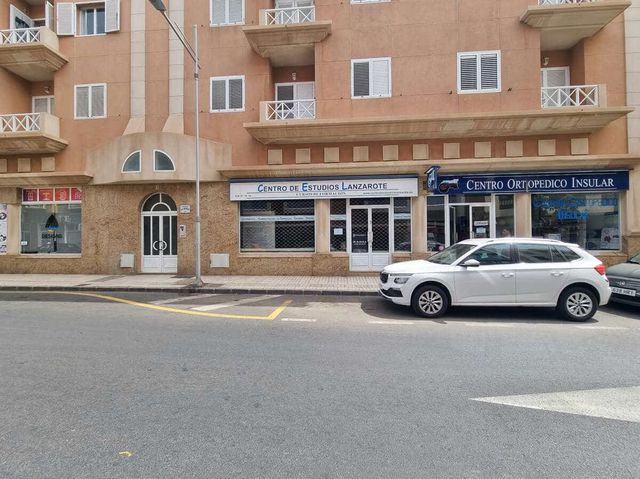Commercial for rent in Arrecife - € 1,650 (Ref: 10108702)